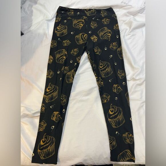Lularoe Tall Curvy Leggings Cupcakes - Picture 4 of 6